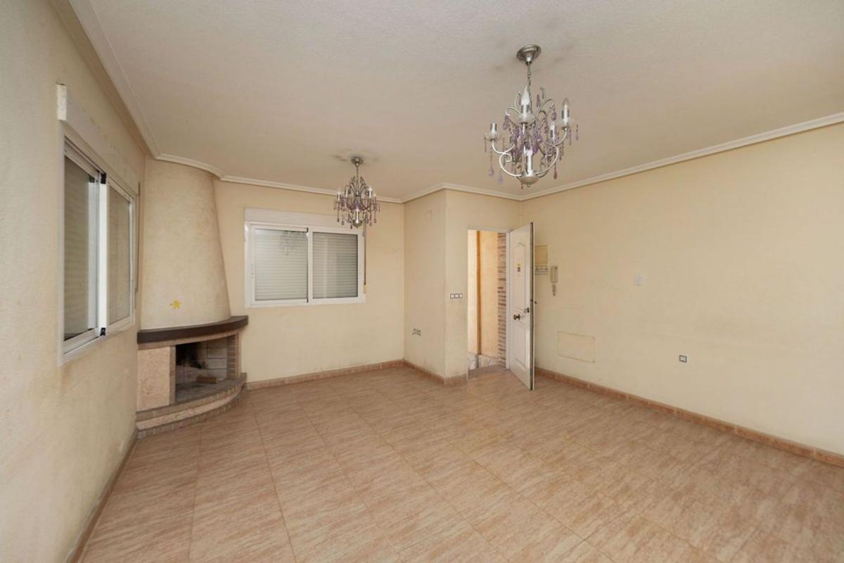 Продажа отдельного шале в Chalet pareado en Avenida Juan Carlos Ferrero, Redovan, Редован photo 2