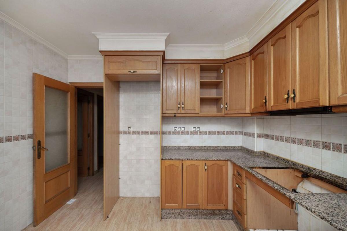 Продажа отдельного шале в Chalet pareado en Avenida Juan Carlos Ferrero, Redovan, Редован photo 4