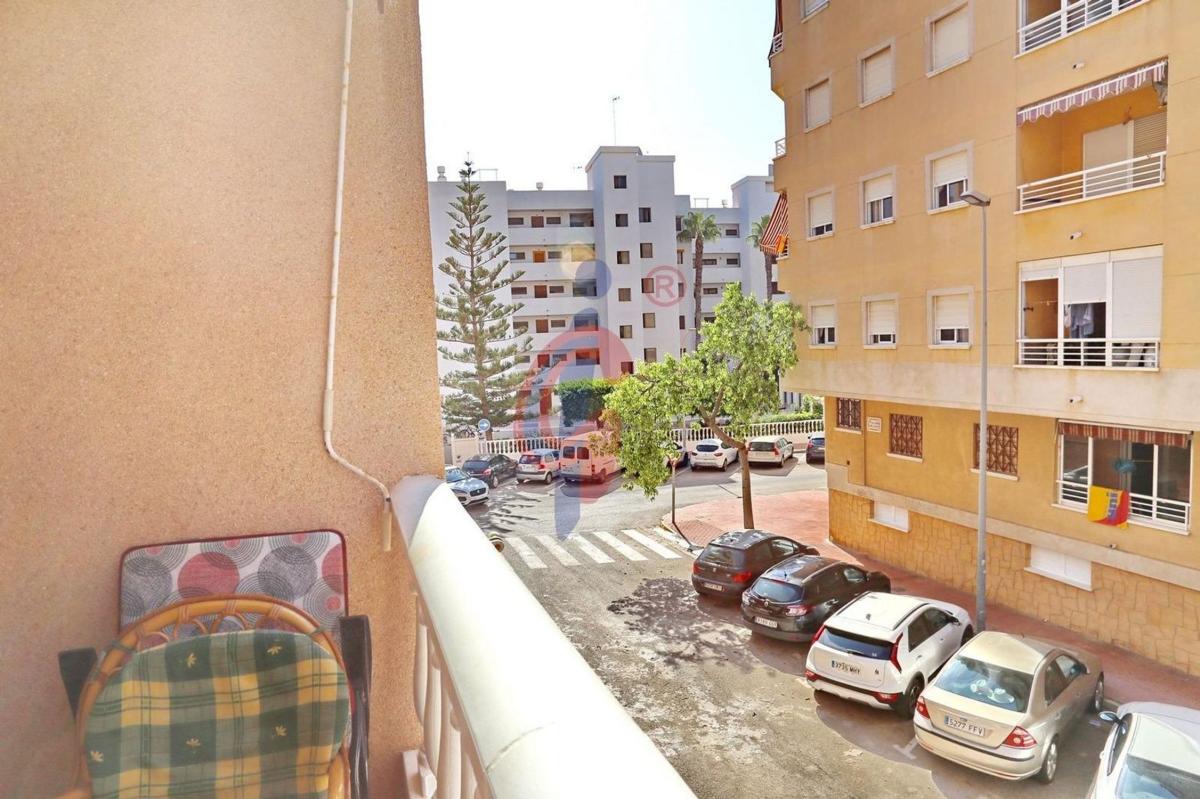Sprzedaż mieszkania w Piso en Calle Hermanos Bazán, 13, Las Viñas, Guardamar del Segura, Guardamar del Segura
photo 2