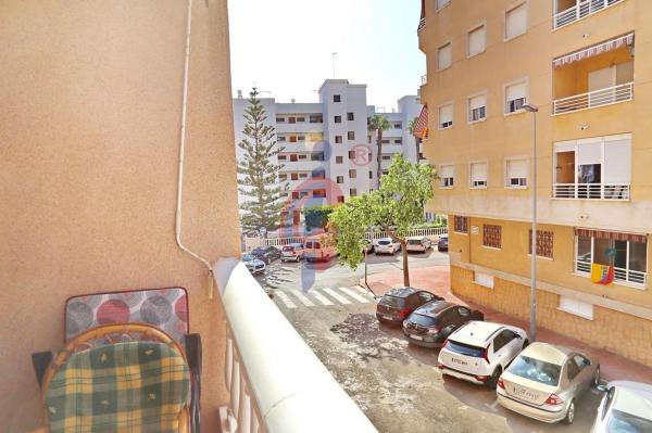 Sprzedaż mieszkania w Piso en Calle Hermanos Bazán, 13, Las Viñas, Guardamar del Segura, Guardamar del Segura
thumbnail 2