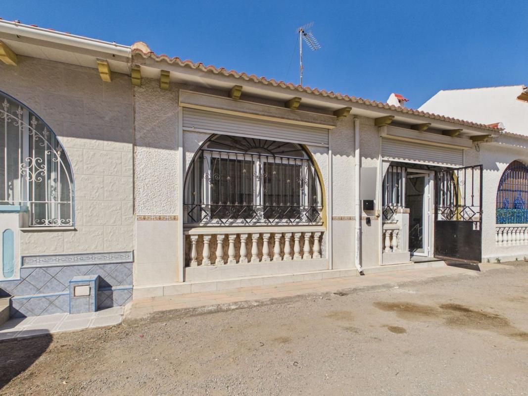 Продажа отдельного шале в Chalet pareado en Calle Justo Antonio Quesada, San Fulgencio, Сан-Фульхенсио photo 1