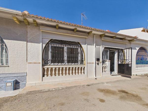 Chalet pareado en Calle Justo Antonio Quesada, San Fulgencio thumbnail 1