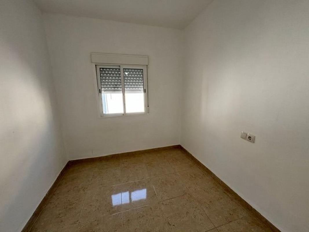 Продажа квартиры на Piso en Calle Profesores Hermanos Muñoz, Princesa Mercedes, Alicante / Alacant, Аликанте / Алакант
 photo 3