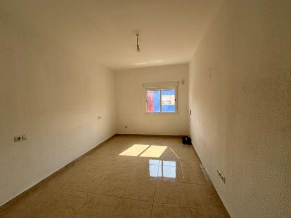 Venta de piso en Piso en Calle Profesores Hermanos Muñoz, Princesa Mercedes, Alicante / Alacant, Alicante / Alacant
 photo 4