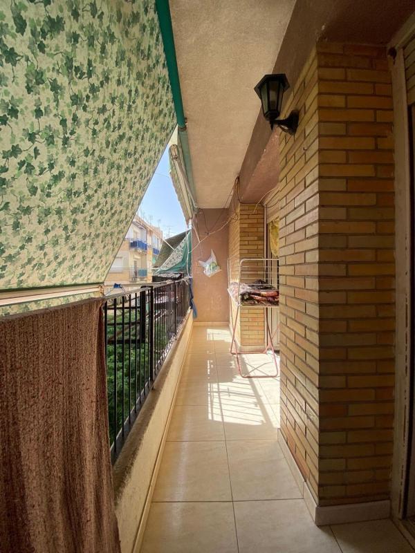 Venta de piso en Campoamor-Carolinas-Altozano, Alicante / Alacant
photo 2