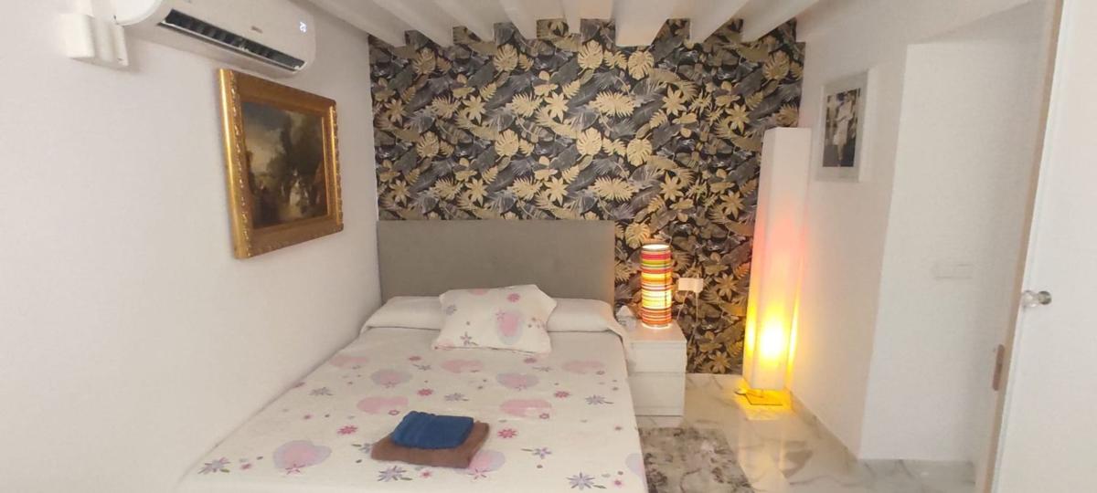 Venta de piso en Piso en Calle Maldonado, Casco Histórico-Santa Cruz, Alicante / Alacant, Alicante / Alacant
photo 3