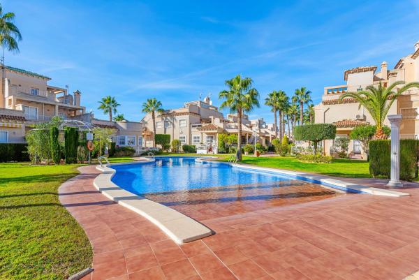 Sprzedaż mieszkania w Piso en Calle Parana, Playa Flamenca, Orihuela, Orihuela
thumbnail 1