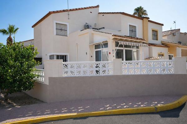 Четырехквартирный дом на продажу на  Chalet adosado en Algorfa , Алгорфа photo 4
