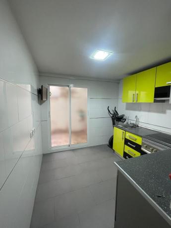 Venta de piso en Benalúa-La Florida-Babel-San Gabriel, Alicante / Alacant
 photo 2