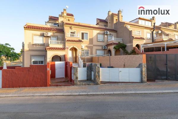 Chalet adosado en venta en Chalet adosado en Calle Jorge Manrique, Monforte del Cid , Monforte del Cid photo 1