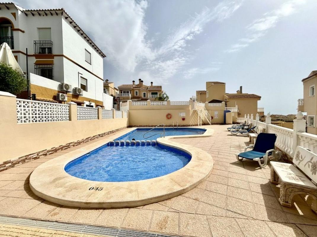 Sprzedaż niezależnego domku jednorodzinnego w Casa o chalet independiente en Calle Ubrique, Blue Lagoon - Galán, San Miguel de Salinas, San Miguel de Salinas photo 2