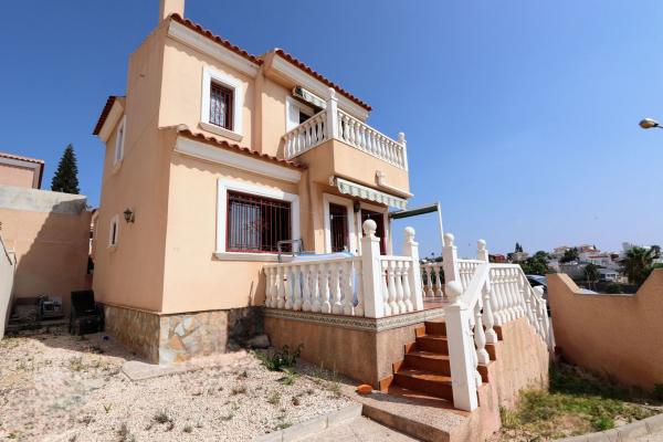Independent chalet for sale in Casa o chalet independiente en Calle Ubrique, Blue Lagoon - Galán, San Miguel de Salinas, San Miguel de Salinas
 photo 3