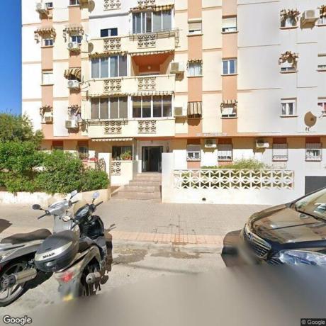 Частный шале на продаже в  Casa o chalet independiente en Calle Irlanda, Pueblo Levante, Benidorm, Бенидорм photo 3