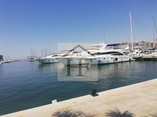 Sprzedaż mieszkania w Piso en Plaza del Doctor Fleming, Puerto, Santa Pola, Santa Pola
 photo 1