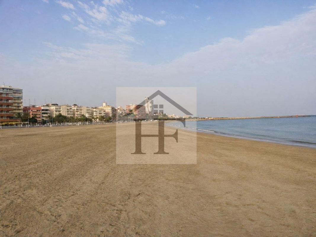 Sprzedaż mieszkania w Piso en Plaza del Doctor Fleming, Puerto, Santa Pola, Santa Pola
photo 3