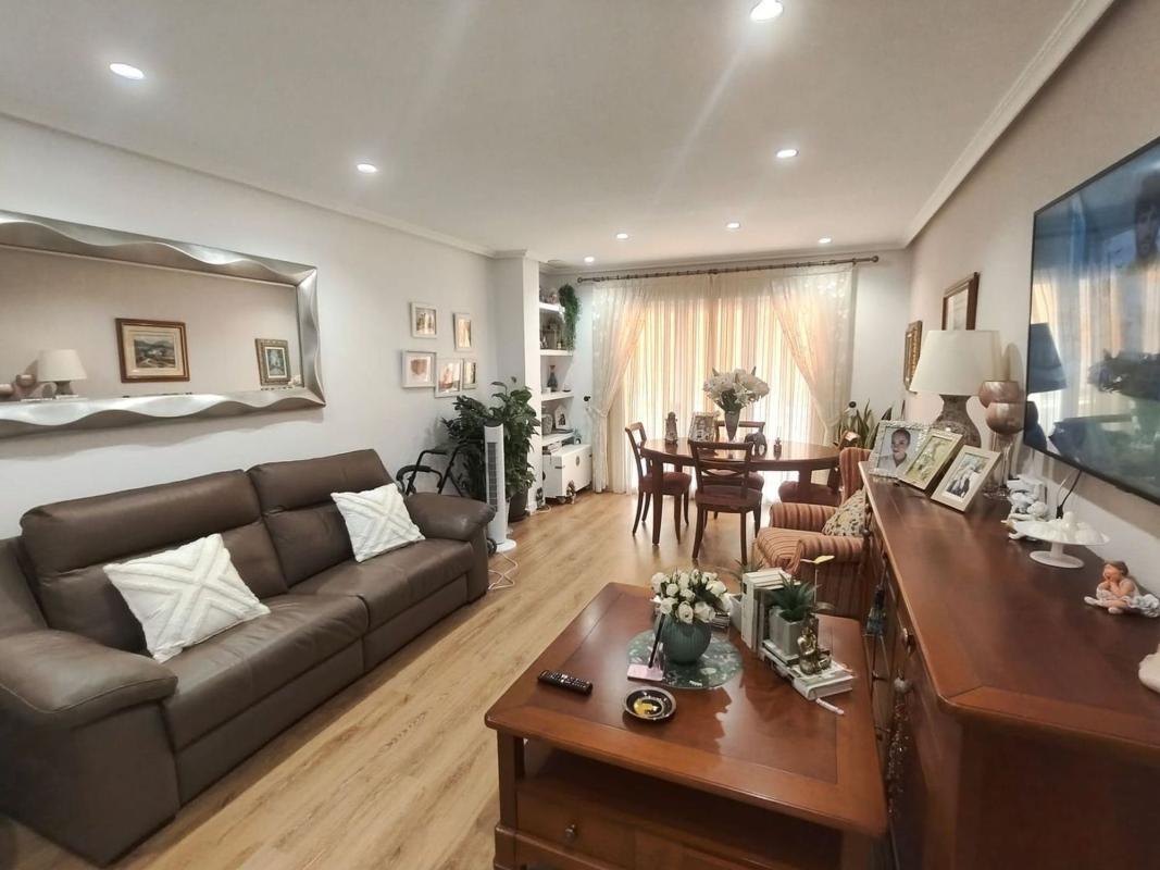 Venta de piso en Piso en Reina Victoria-Miguel Hernández, Elche / Elx, Elche / Elx
 photo 2