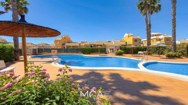 Terraced house for sale at Chalet adosado en Avenida de Cuenca s/n, Lo Marabú, Rojales , Rojales thumbnail 2