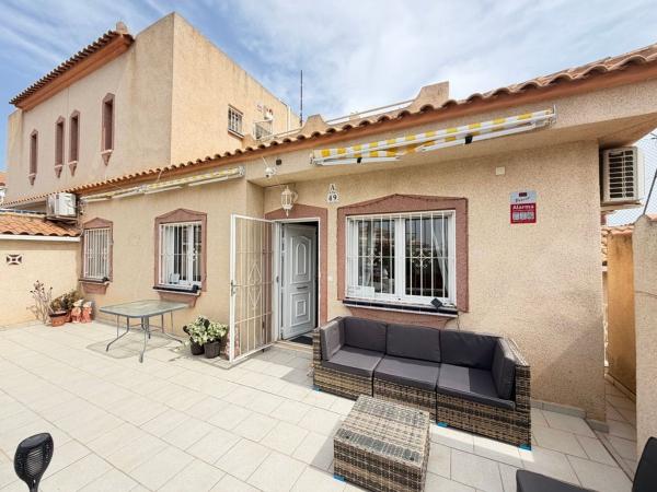 Chalet adosado en venta en Chalet adosado en Calle Pluton, 1, La Florida, Orihuela , Orihuela photo 1