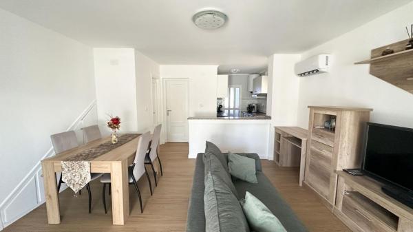 Частный шале на продаже в  Casa o chalet independiente en Blue Lagoon - Galán, San Miguel de Salinas, Сан-Мигель-де-Салинас photo 4