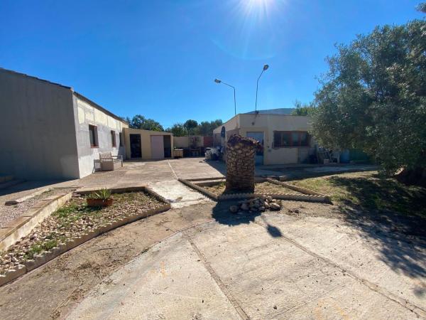 Rustic farm for sale in  Finca rústica en Plaza Poligono 3, Sax , Sax photo 1