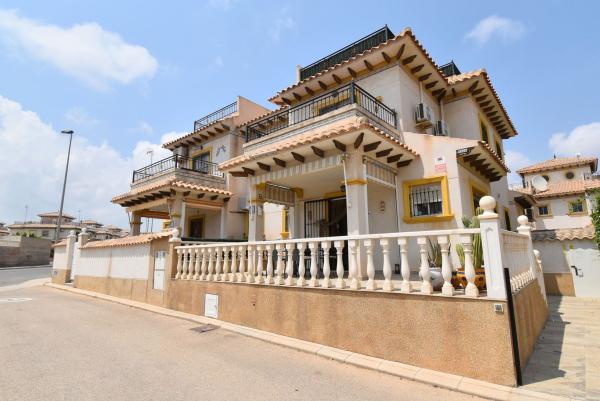 Dom szeregowy na sprzedaż w Chalet adosado en La Regia, Orihuela , Orihuela photo 1