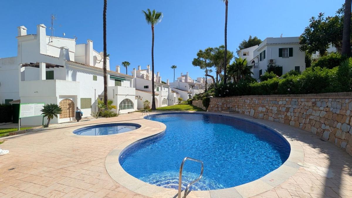 Venta de chalet adosado en  Chalet adosado en Villamartín, Orihuela , Orihuela photo 2