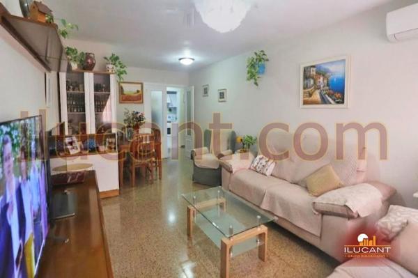 Sale of flat in Piso en Campoamor, Alicante / Alacant, Alicante
thumbnail 2