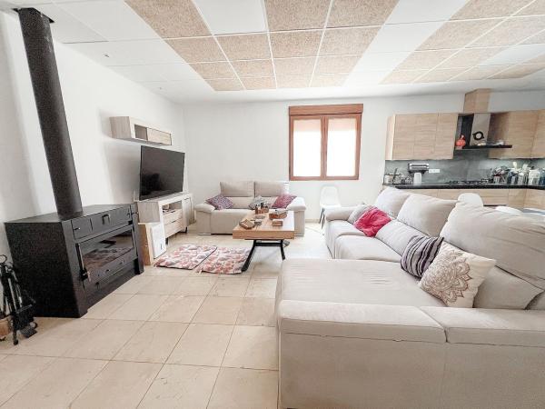 Chalet adosado en venta en Chalet adosado en Pinoso , Pinoso thumbnail 1