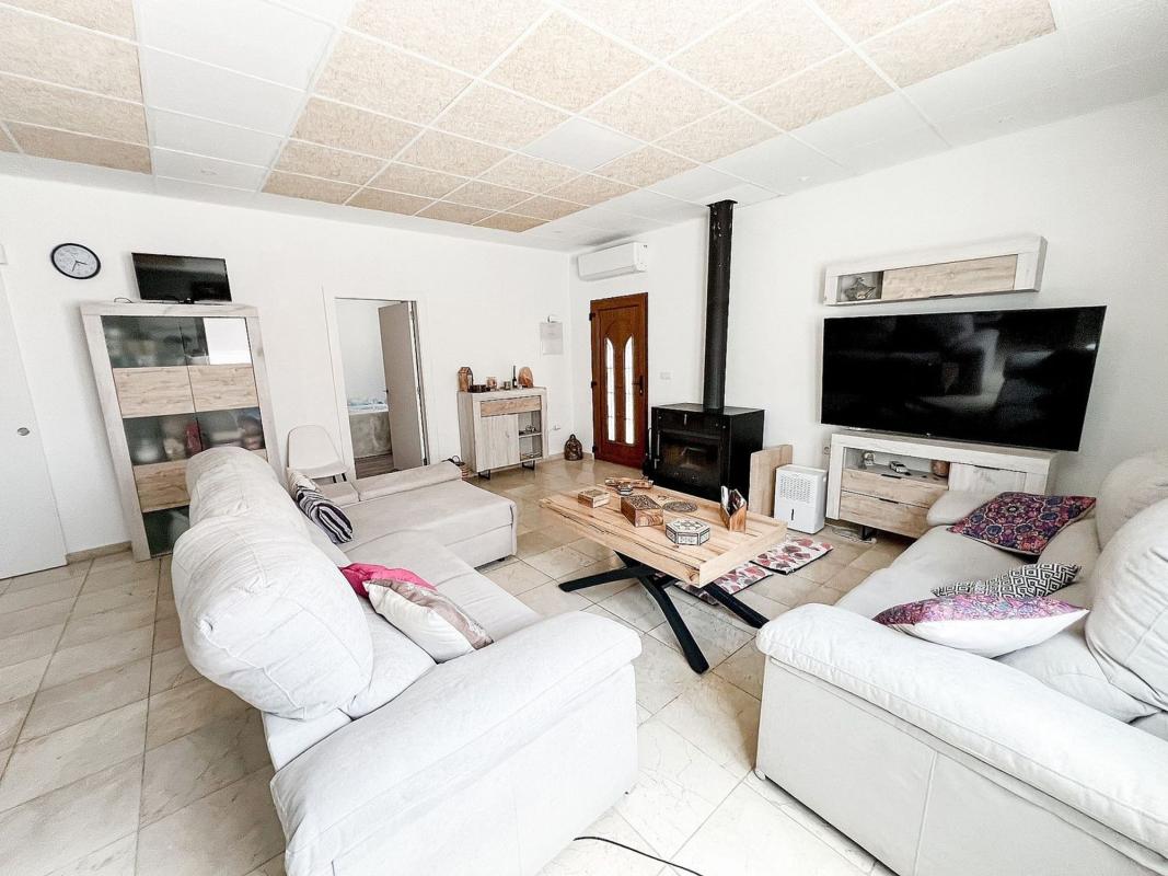 Venta de chalet adosado en  Chalet adosado en Pinoso , Pinoso photo 3