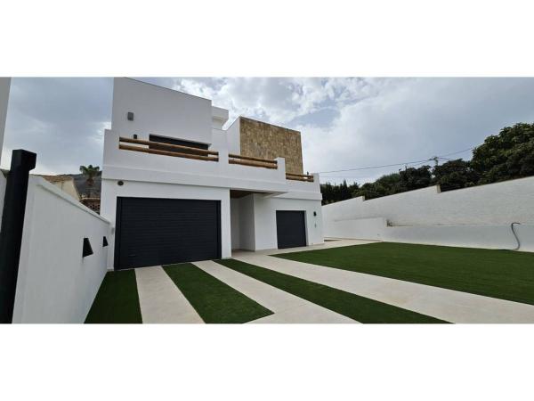 Chalet pareado en Calle de Bergen, L'Albir, Alfaz del Pi photo 1