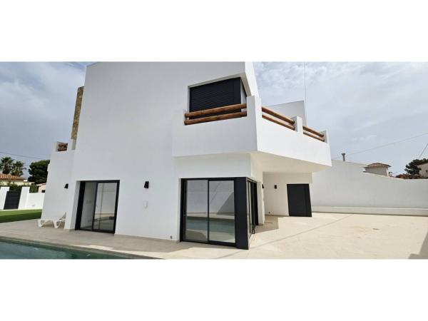 Chalet pareado en Calle de Bergen, L'Albir, Alfaz del Pi photo 4