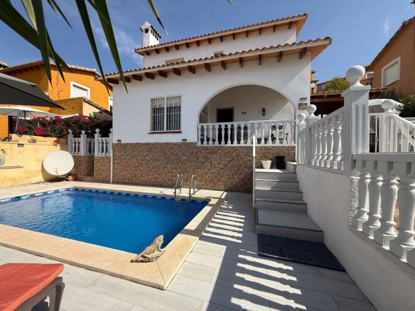 Independent chalet for sale in Casa o chalet independiente en Partida Muscaret, Relleu, Relleu
thumbnail 1