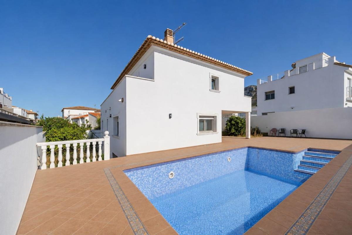 Sprzedaż niezależnego domku jednorodzinnego w  Casa o chalet independiente en Calle Cefal, La Pedrera-Vessanes, Denia, Dénia photo 2