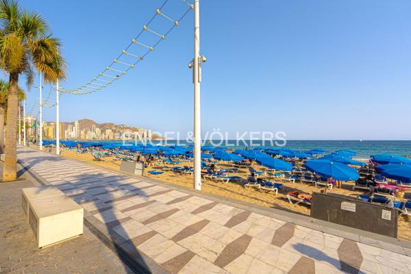 Venta de piso en Piso en Avenida Mare de Déu del Sofrat, Puerto, Benidorm, Benidorm
photo 1