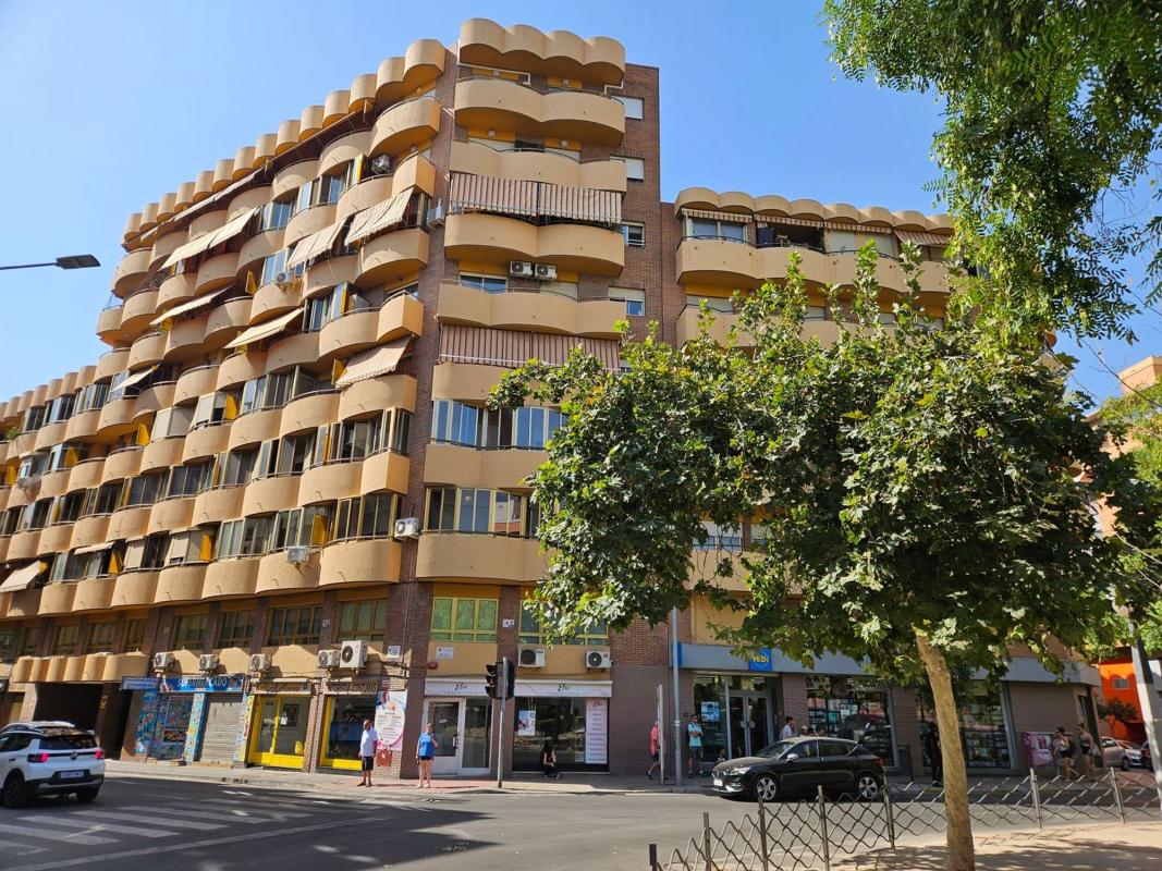 Venta de piso en Piso en Calle Jaime Segarra, 2, Campoamor, Alicante / Alacant, Alicante / Alacant
photo 2