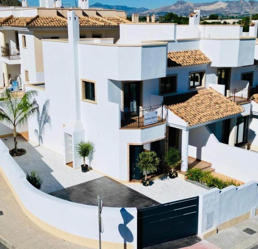 Sprzedaż szeregowego domku w Chalet adosado en Calle Luis Olavarrieta, Cox , Cox photo 1