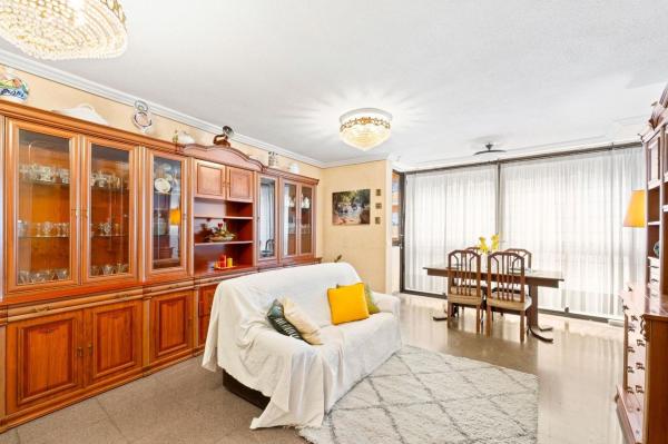 Apartment for sale in  Piso en Calle Devesa, Altozano, Alicante / Alacant, Alicante photo 4