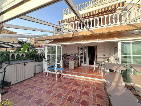 Chalet adosado en venta en  Chalet adosado en Urbanizaciones, Guardamar del Segura , Guardamar del Segura photo 1