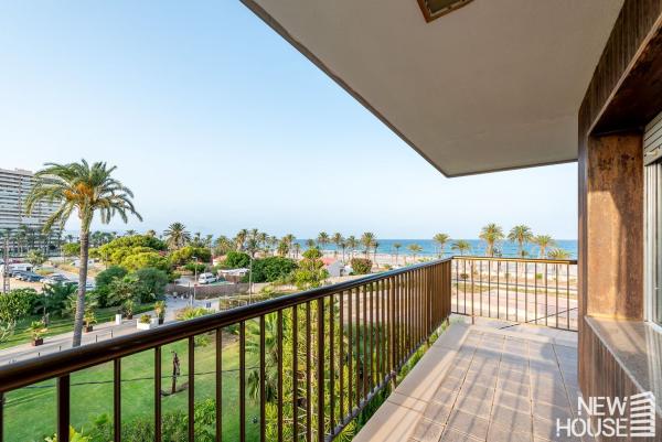 Sale of flat in Piso en Avenida de Niza, PAU 5, Alicante / Alacant, Alicante
photo 1