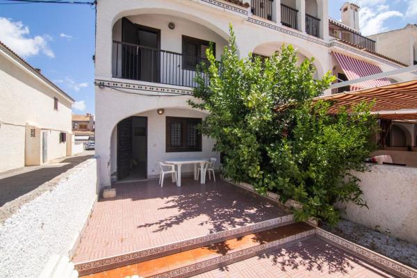 Частный шале на продаже в Casa o chalet independiente en Calle Misteri d'Elx, 20, Tamarit - Playa Lissa, Santa Pola, Санта Пола thumbnail 2
