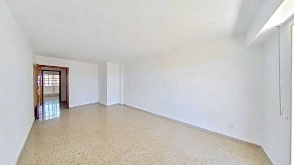 Venta de piso en Piso en Virgen del Remedio - Parque lo Morant, Alicante / Alacant, Alicante / Alacant
thumbnail 2