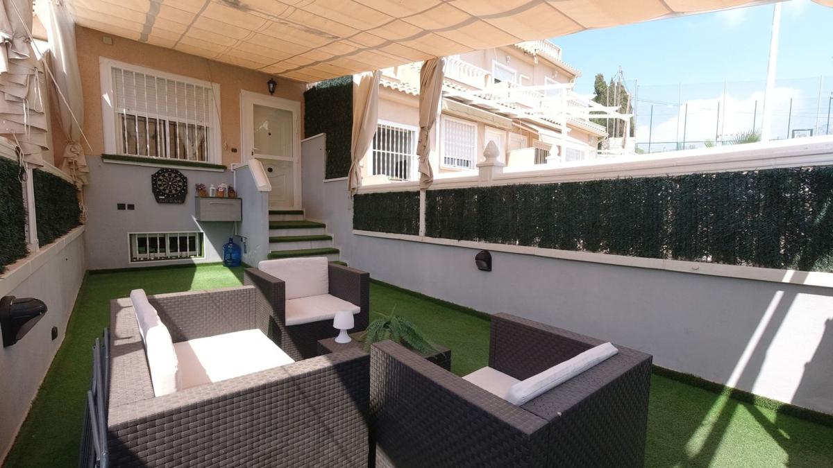 Sale of townhouse in Chalet adosado en Logroño, Centro, Santa Pola , Santa Pola photo 2