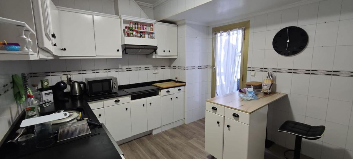Venta de piso en Piso en Calle Pintor Lorenzo Casanova, 19, Ensanche-Diputación, Alicante / Alacant, Alicante / Alacant
 photo 2