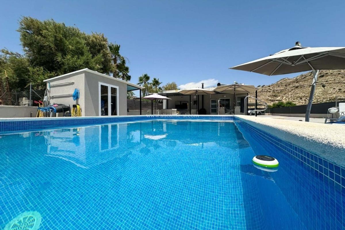 Продажа отдельного шале в Casa o chalet independiente en Casco Antiguo, Aspe, Аспе photo 1