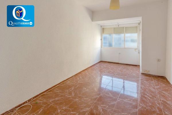 Продажа квартиры на Piso en Calle Churruca, Ensanche-Diputación, Alicante / Alacant, Аликанте / Алакант
photo 1