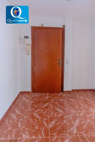Продажа квартиры на Piso en Calle Churruca, Ensanche-Diputación, Alicante / Alacant, Аликанте / Алакант
thumbnail 3