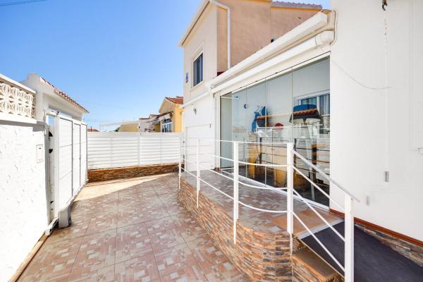 Частный шале на продаже в  Casa o chalet independiente en Avenida de Europa, San Fulgencio, Сан-Фульхенсио photo 2