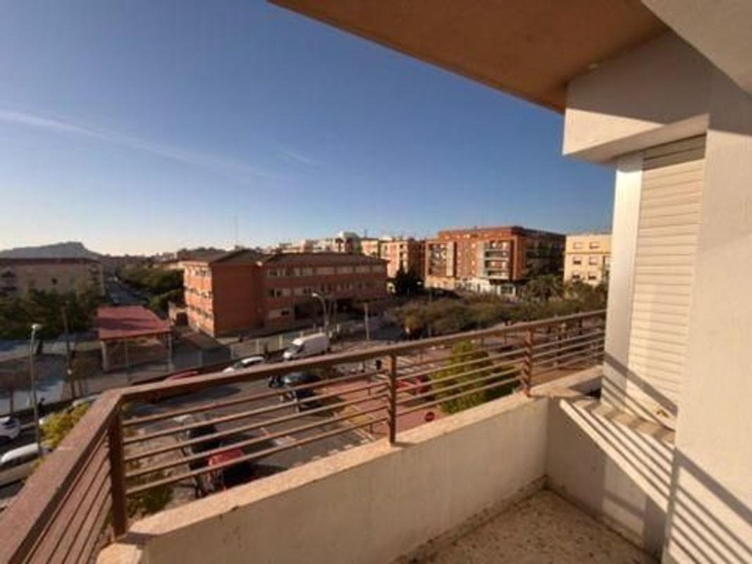 Sprzedaż mieszkania w Piso en Los Ángeles, Alicante / Alacant, Alicante / Alacant
photo 2