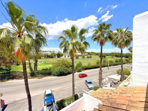 Chalet adosado en venta en Chalet adosado en Calle Manuel de Falla, Villamartín, Orihuela , Orihuela photo 1