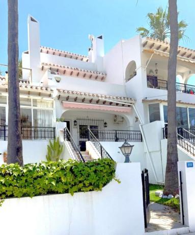 Chalet adosado en venta en Chalet adosado en Calle Manuel de Falla, Villamartín, Orihuela , Orihuela thumbnail 1